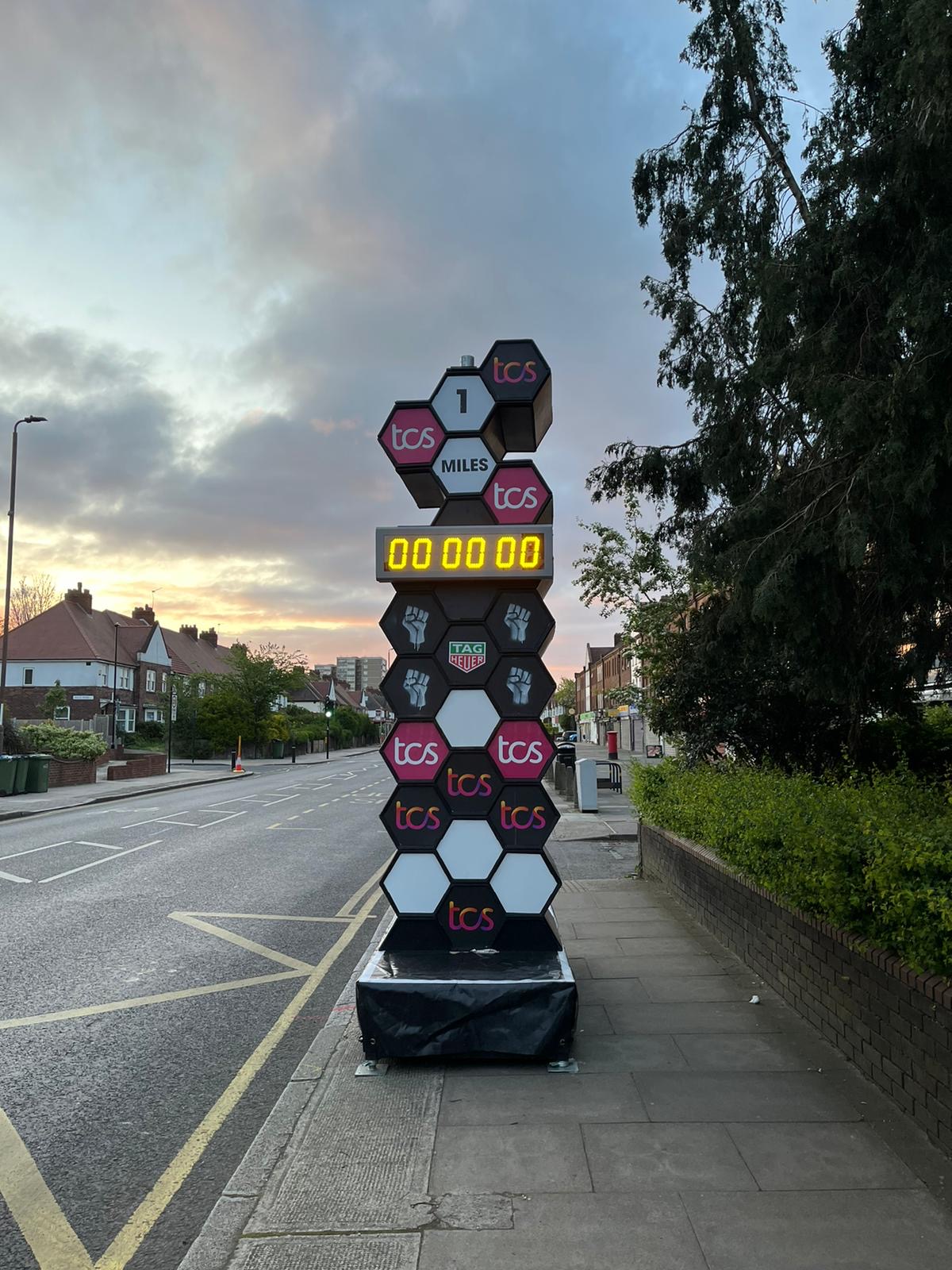 TCS London Marathon timer and mile marker